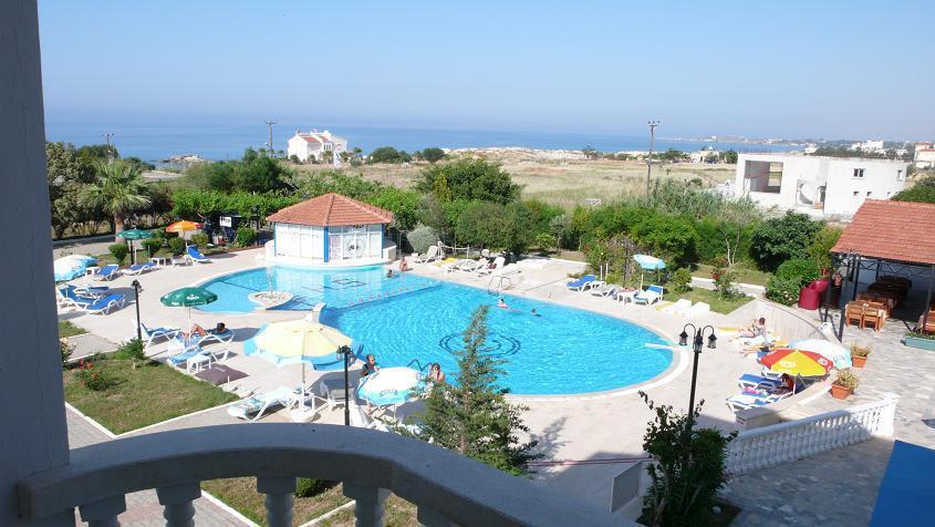 Sempati Hotel Lapta Dış mekan fotoğraf