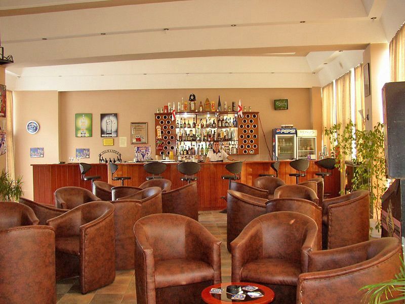 Sempati Hotel Lapta Dış mekan fotoğraf